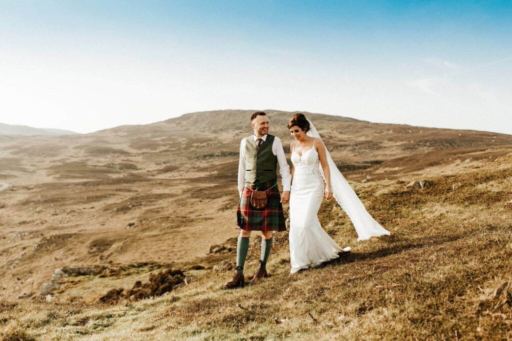 couple in the highlands of scotland  elope in scotland