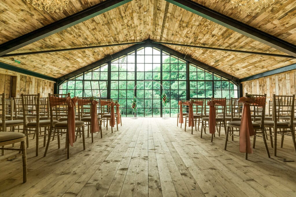 hidden river cabins ceremony room